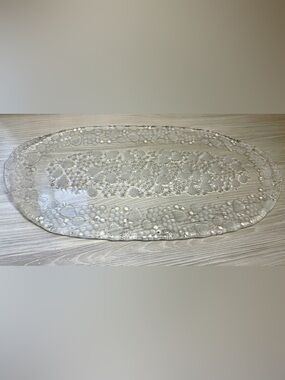 VTG Embossed Clear Glass Platter with Strawberries Blueberries Raspberries 16x8